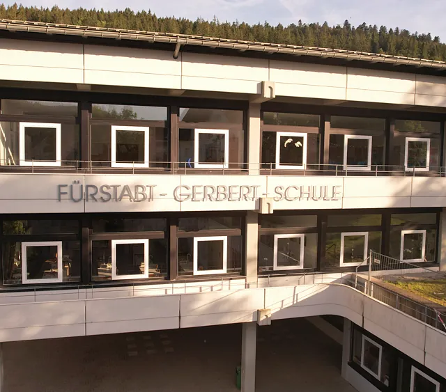 Spatenstich für den Neubau der Spor- und Mehrzweckhalle an der Fürstabt-Gerbert-Schule