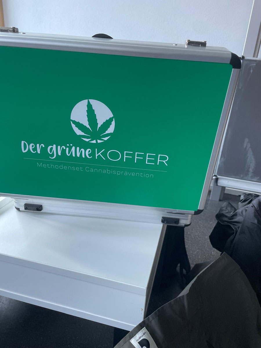 „Der grüne Koffer“ – Cannabisprävention 